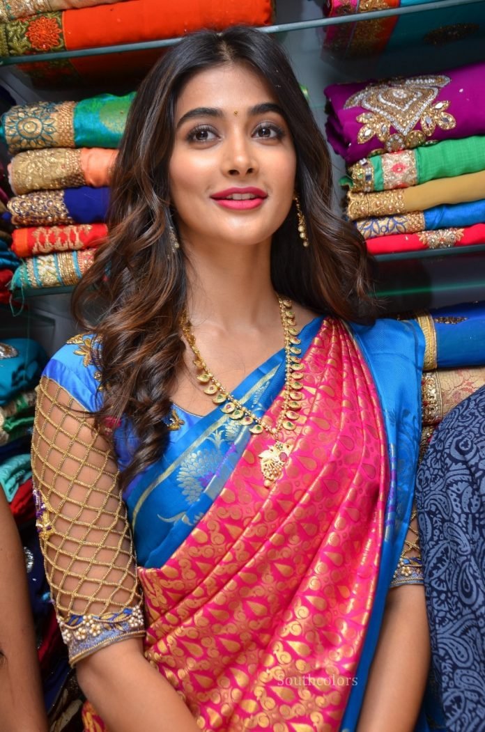 Actress Pooja Hegde Traditional Saree Photos At Anutex Shopping Mall Launch 3083