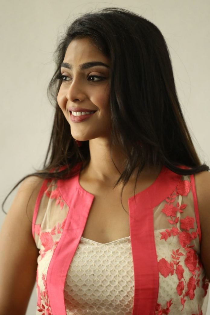 Actress Aishwarya Lakshmi Photos | Aishwarya Lakshmi Actress Images