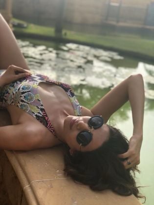 karishma tanna hot bikini photos 2