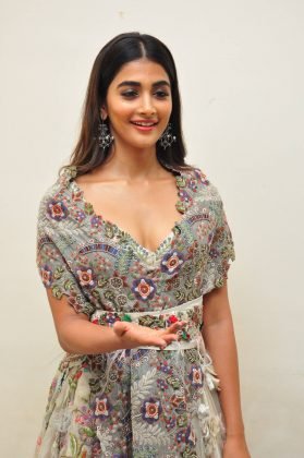 pooja hegde new photos at saakshyam movie audio launch southcolors 4